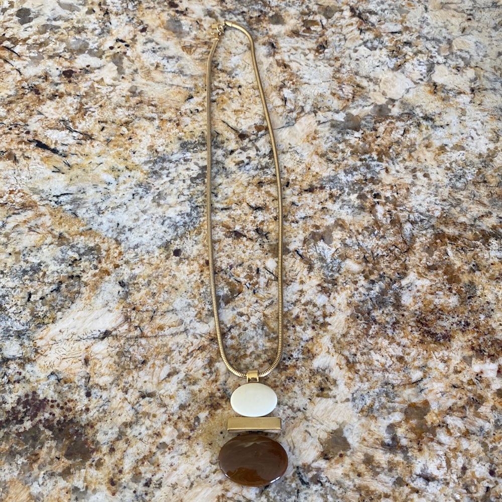 Vintage Avon Necklace.